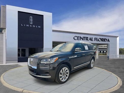Certified 2024 Lincoln Navigator Reserve AWD/4WD image 8