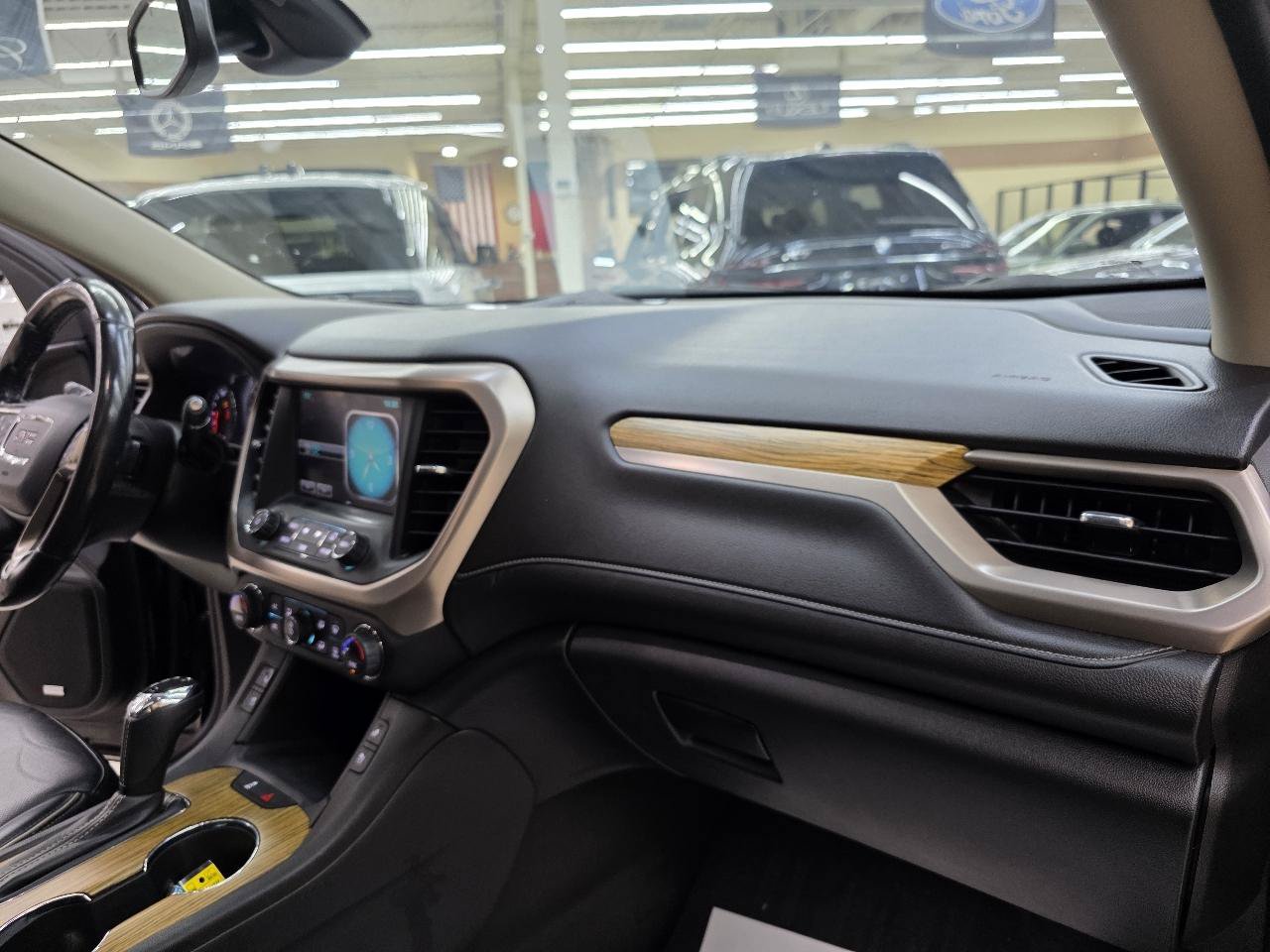 Used 2017 GMC Acadia Denali AWD/4WD image 22