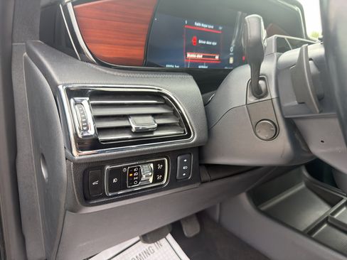 Used 2024 Lincoln Navigator Reserve AWD/4WD image 30