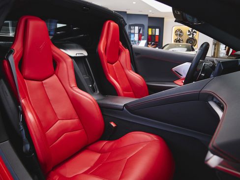 Used 2021 Chevrolet Corvette Stingray Preferred Cpe w/ 2LT image 32