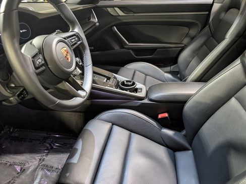 Certified 2024 Porsche 911 Targa 4S w/ Premium Package AWD/4WD image 4