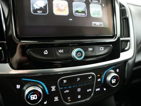 Used 2018 Chevrolet Traverse Premier AWD/4WD image 24