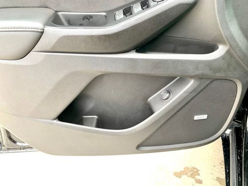 Used 2023 Chevrolet Traverse High Country FWD image 13