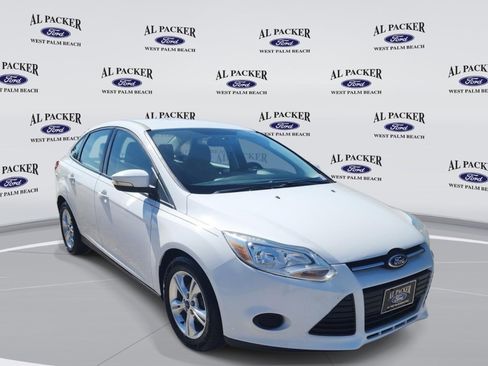 Used 2013 Ford Focus SE FWD image 12