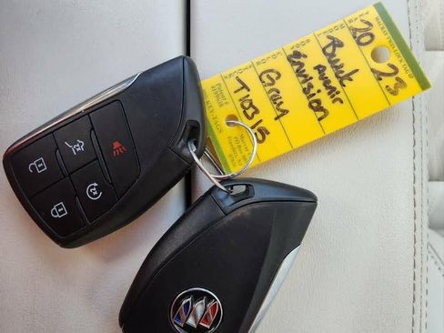 Used 2023 Buick Envision Avenir FWD image 28