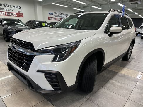 Used 2024 Subaru Ascent Premium w/ Convenience Package image 17