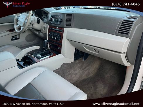 Used 2005 Jeep Grand Cherokee Limited image 7