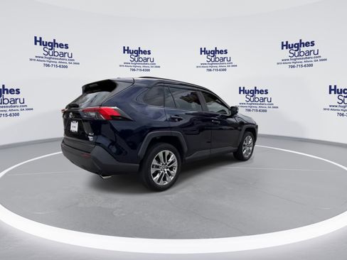 Used 2021 Toyota RAV4 XLE Premium image 11