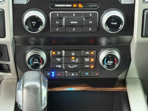 Used 2019 Ford F150 Lariat w/ Equipment Group 502A Luxury AWD/4WD image 25