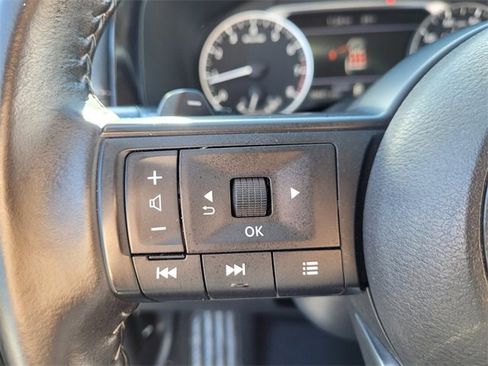 Used 2025 Nissan Pathfinder SV image 25