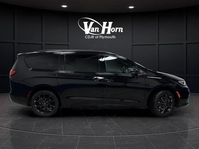 New 2026 Chrysler Pacifica Select w/ S Appearance Package