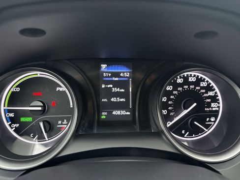 Used 2024 Toyota Camry SE image 16