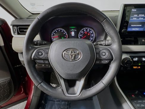 Used 2021 Toyota RAV4 XLE w/ Convenience Package AWD/4WD image 18