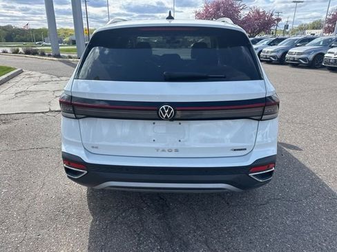 Used 2025 Volkswagen Taos SE AWD/4WD image 5