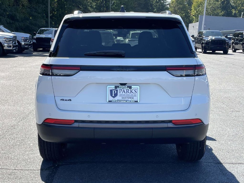 New 2027 Jeep Grand Cherokee 4WD image 7
