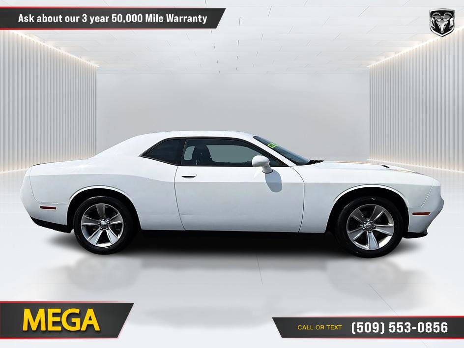 Used 2018 Dodge Challenger SXT w/ Driver Convenience Group RWD image 5