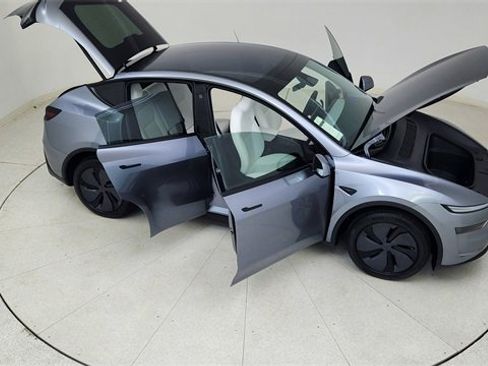 Used 2026 Tesla Model Y 2WD image 80