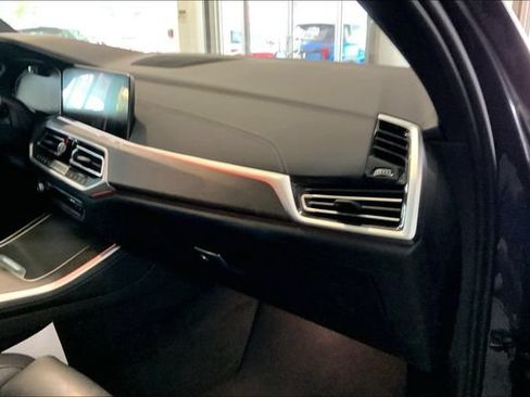 Used 2022 BMW X5 xDrive40i w/ M Sport Package AWD/4WD image 16