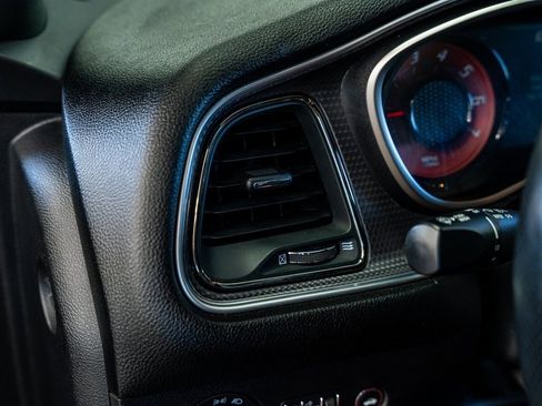 Used 2019 Dodge Challenger SRT Hellcat Redeye image 36