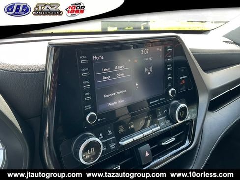 Used 2020 Toyota Highlander LE AWD/4WD image 17