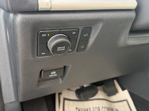 Used 2025 Ford Expedition Max Active AWD/4WD image 11