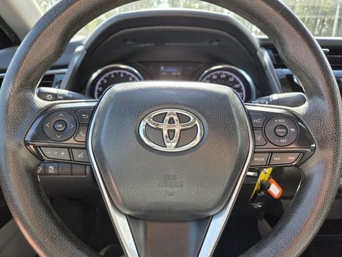 Used 2020 Toyota Camry L image 18