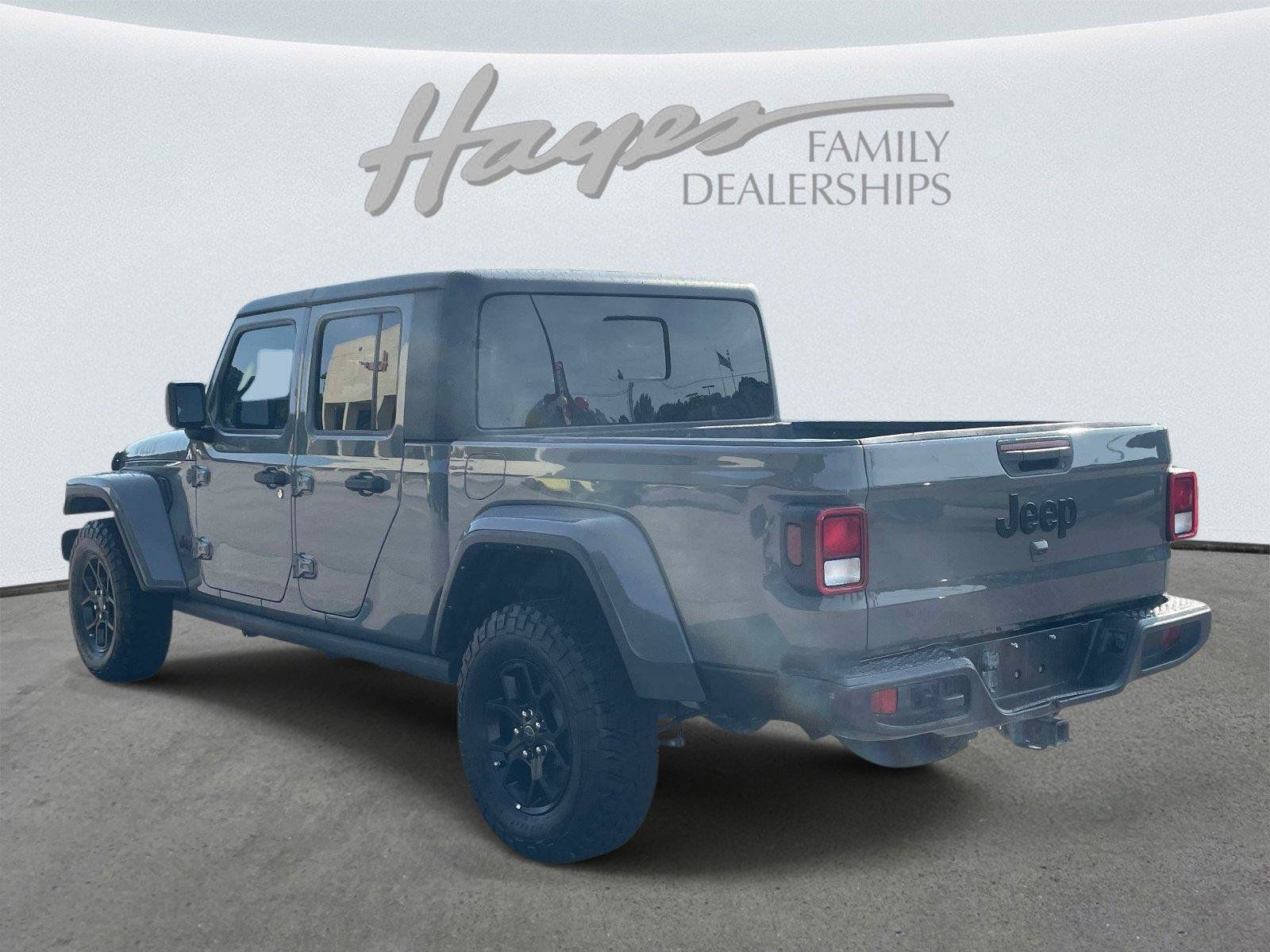 Used 2022 Jeep Gladiator Sport AWD/4WD image 5