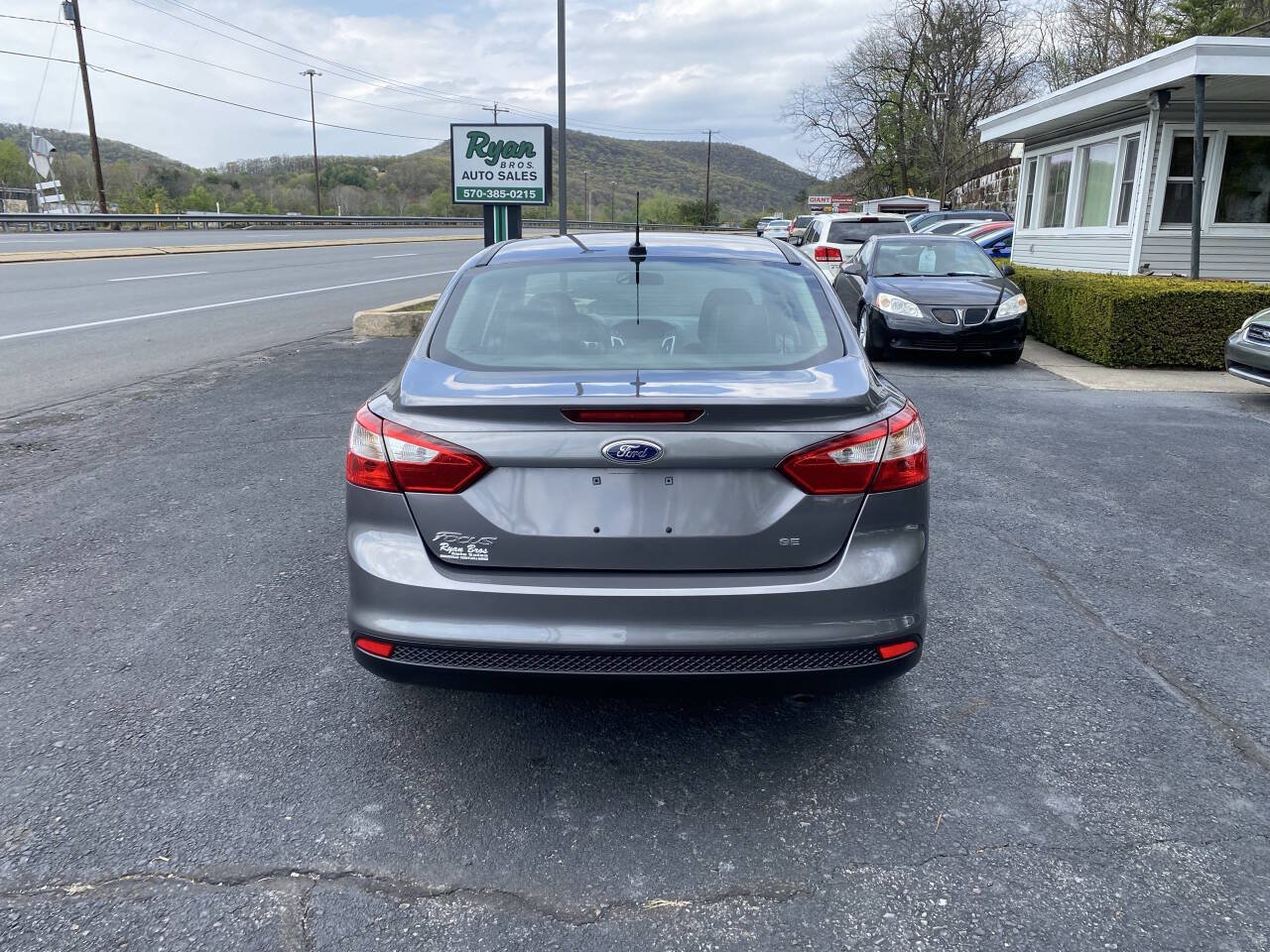 Used 2014 Ford Focus SE FWD image 8