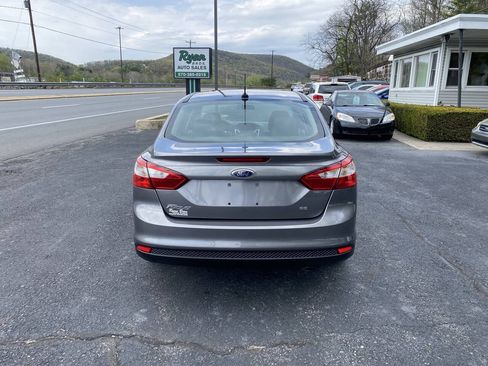 Used 2014 Ford Focus SE FWD image 8