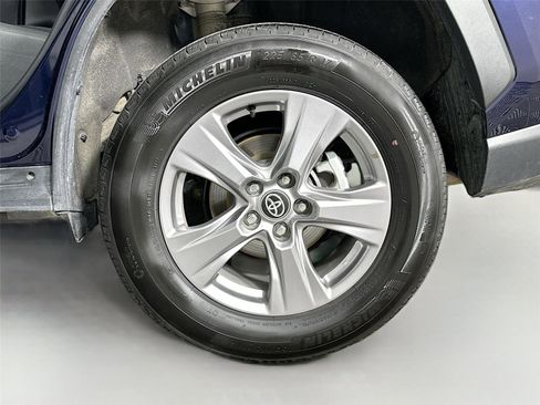 Certified 2025 Toyota RAV4 XLE image 27