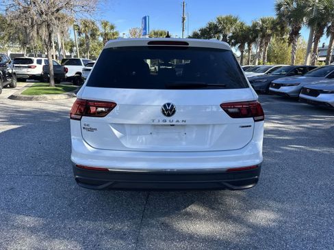 Used 2024 Volkswagen Tiguan SE image 5