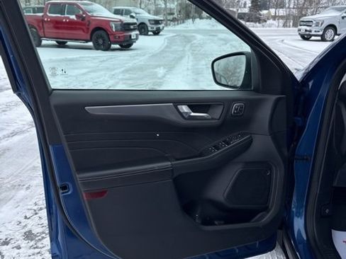 Certified 2022 Ford Escape Titanium w/ Class II Trailer Tow Package image 15