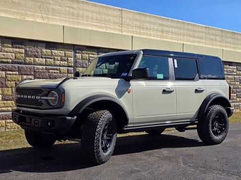 New 2026 Ford Bronco Badlands AWD/4WD image 6