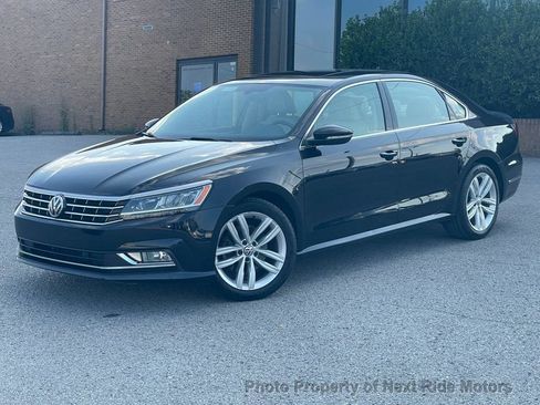 Used 2018 Volkswagen Passat 2.0T SE FWD image 34