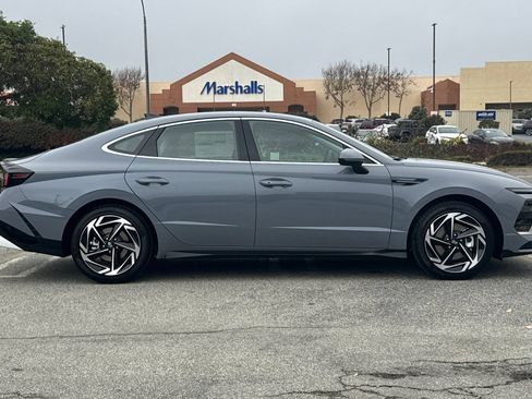 New 2026 Hyundai Sonata SEL FWD image 3