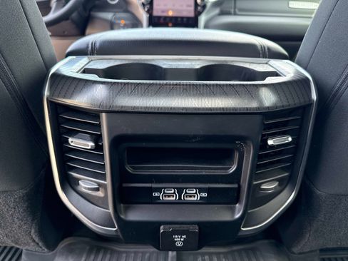 Certified 2025 RAM 2500 Big Horn AWD/4WD image 17