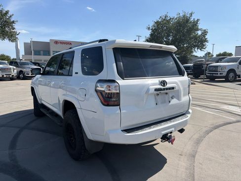 Used 2020 Toyota 4Runner SR5 Premium w/ Moonroof Package AWD/4WD image 2
