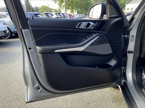 Used 2024 BMW X5 xDrive40i w/ Premium Package image 42