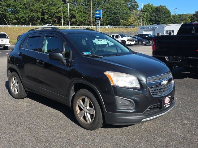Used 2016 Chevrolet Trax LT w/ LT Sun and Sound Package AWD/4WD image 1