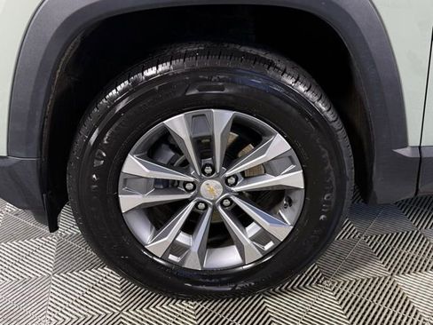 Used 2025 Chevrolet Equinox LT w/ Convenience Package II image 11