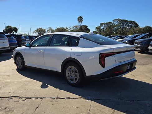 New 2026 Kia K4 LX image 6