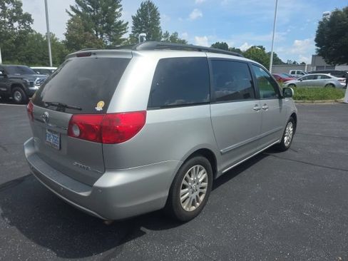 Used 2008 Toyota Sienna XLE Limited w/ XLE Limited Pkg 2 FWD image 9