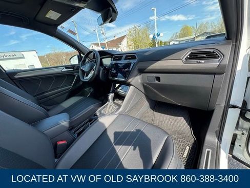 Certified 2024 Volkswagen Tiguan SE R-Line AWD/4WD image 30