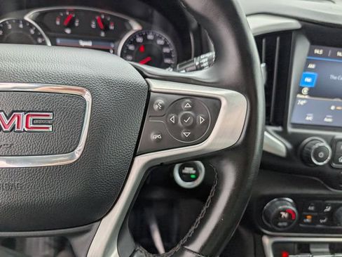 Used 2024 GMC Terrain SLT image 11