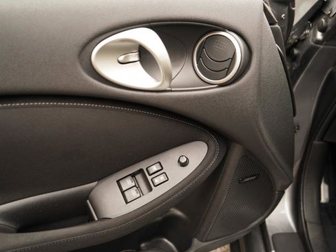 Used 2016 Nissan 370Z Coupe image 17