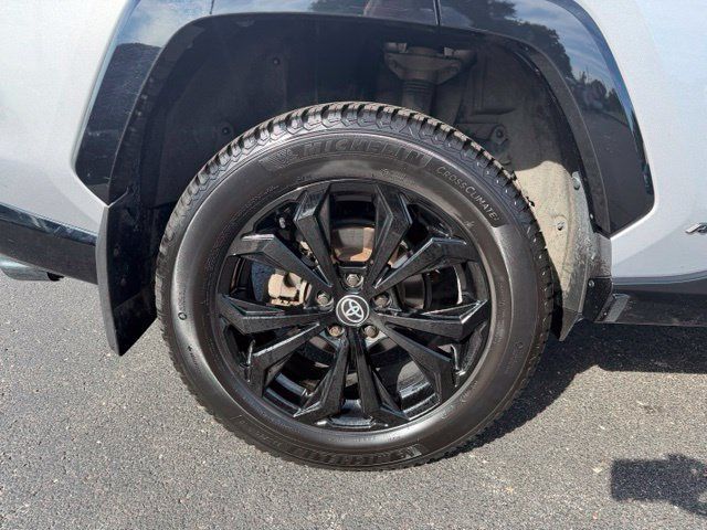 Used 2023 Toyota RAV4 XSE AWD/4WD image 17