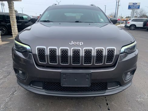 Used 2019 Jeep Cherokee Latitude Plus w/ Comfort/Convenience Group image 8