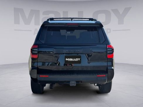 Used 2025 Toyota 4Runner SR5 AWD/4WD image 4