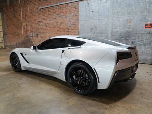 Used 2017 Chevrolet Corvette Stingray Coupe w/ Carbon Flash Badge Package RWD image 11