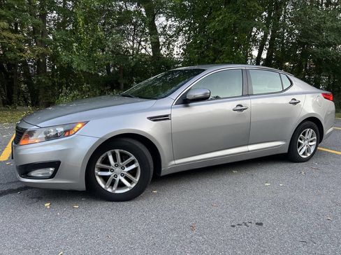 Used 2012 Kia Optima LX w/ Convenience Pkg image 3